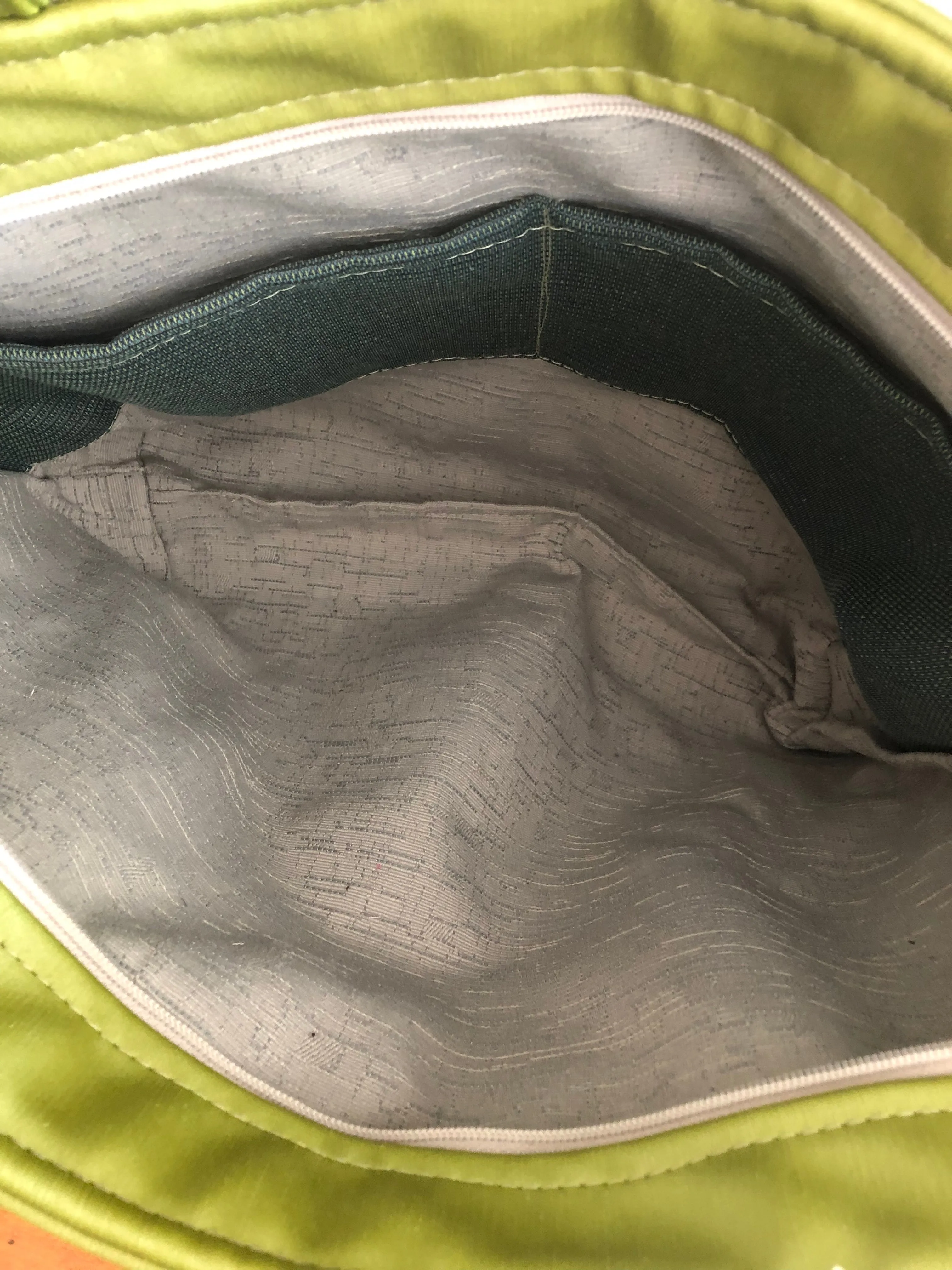 Commuter Tote 2320