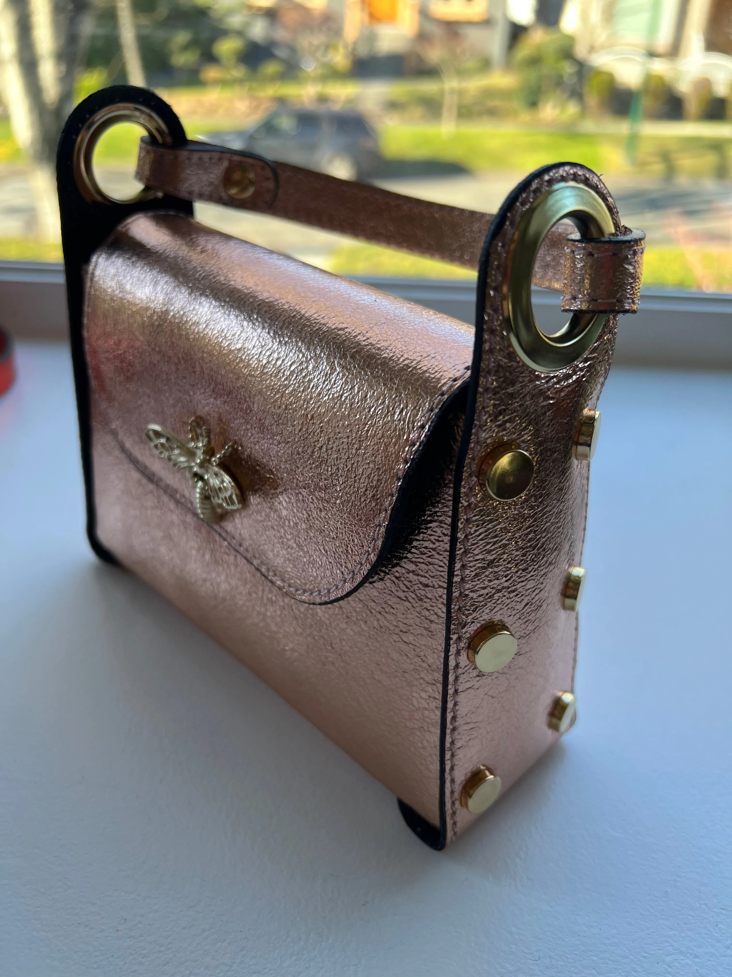 Queen Bee Ladies Leather Handbags